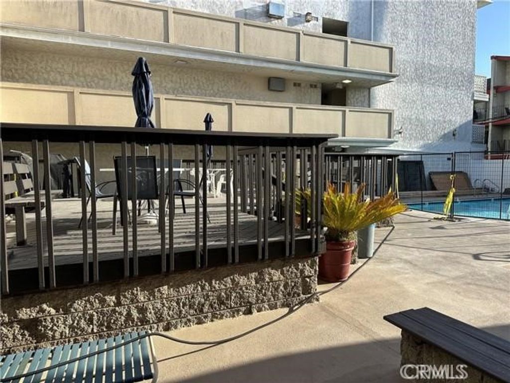 Image 1 of property listing at 3565 Linden Avenue, Long Beach, CA 90807