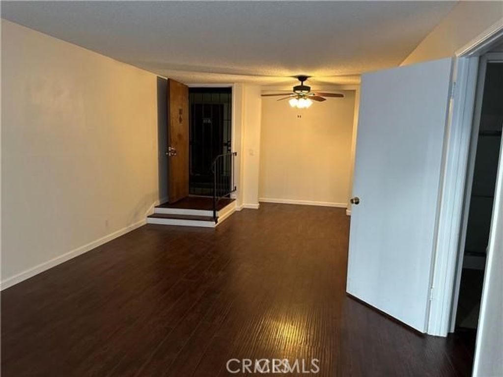 Image 4 of property listing at 3565 Linden Avenue, Long Beach, CA 90807