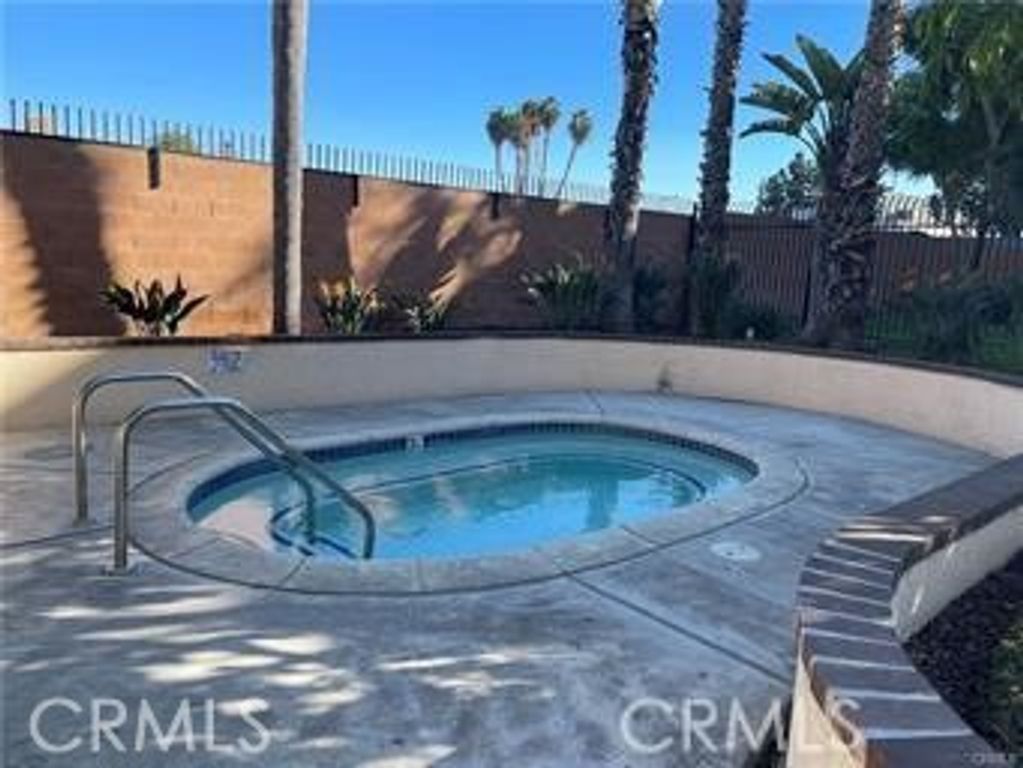Image 8 of property listing at 3565 Linden Avenue, Long Beach, CA 90807