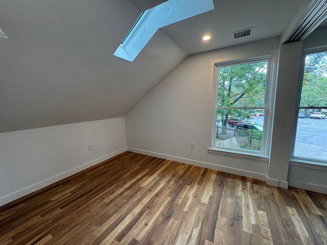 69 Bowen 2, Newton, MA 02459