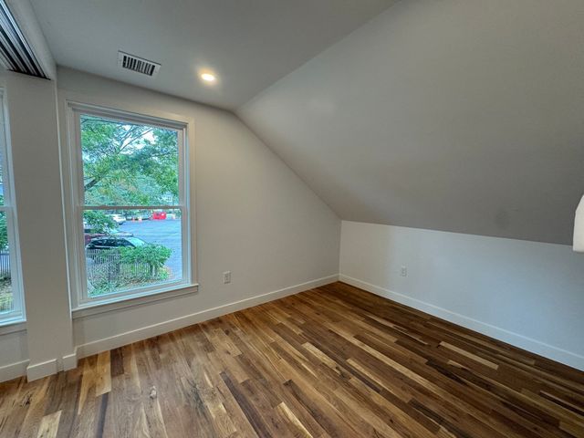 69 Bowen 2, Newton, MA 02459