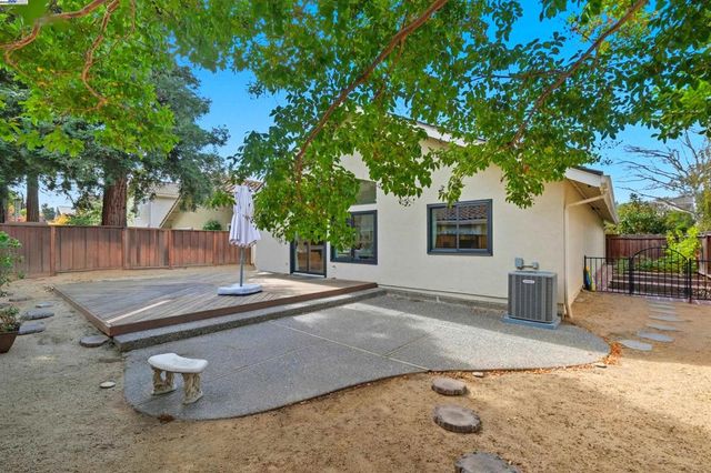 7345 Castle Dr, Dublin, CA 94568