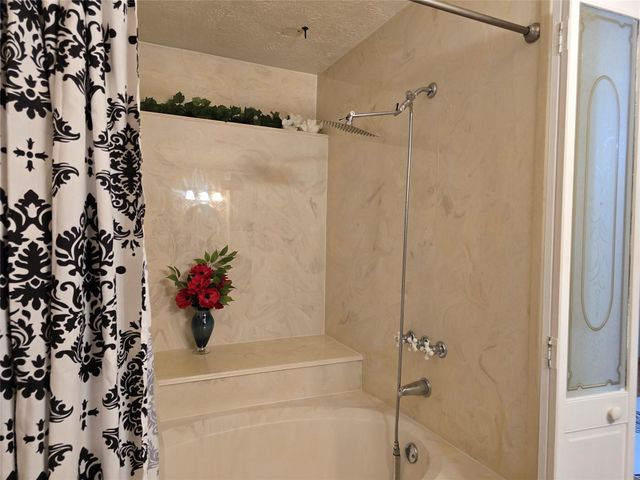 16726 David Glen Drive, Friendswood, TX 77546