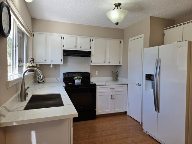 16726 David Glen Drive, Friendswood, TX 77546