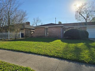 16726 David Glen Drive, Friendswood, TX 77546