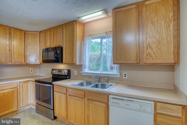 306 ALDER RD, Dover, DE 19904