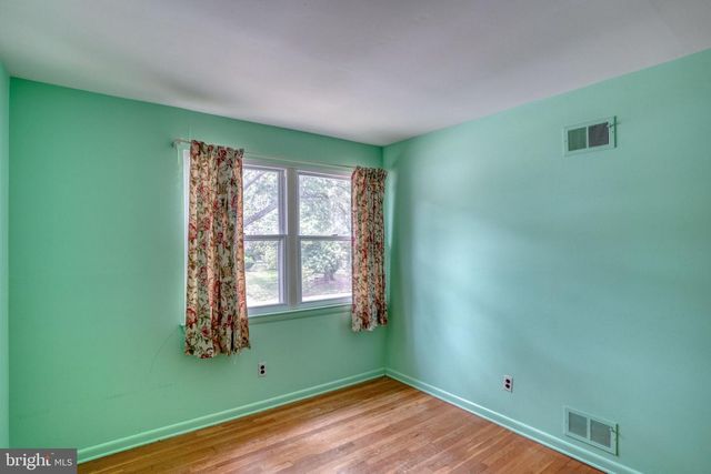 306 ALDER RD, Dover, DE 19904