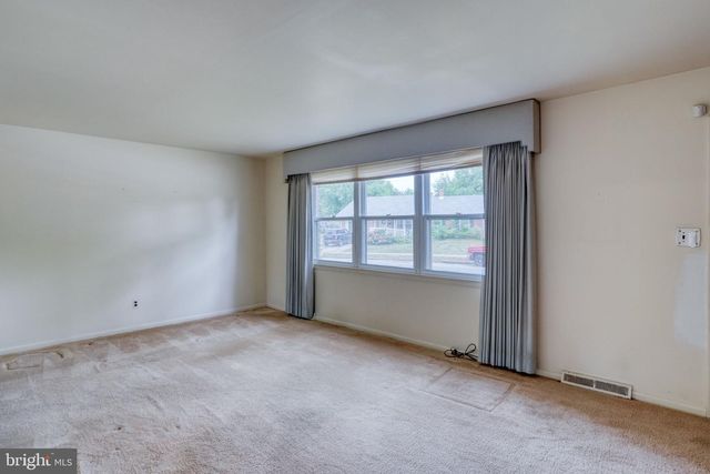 306 ALDER RD, Dover, DE 19904