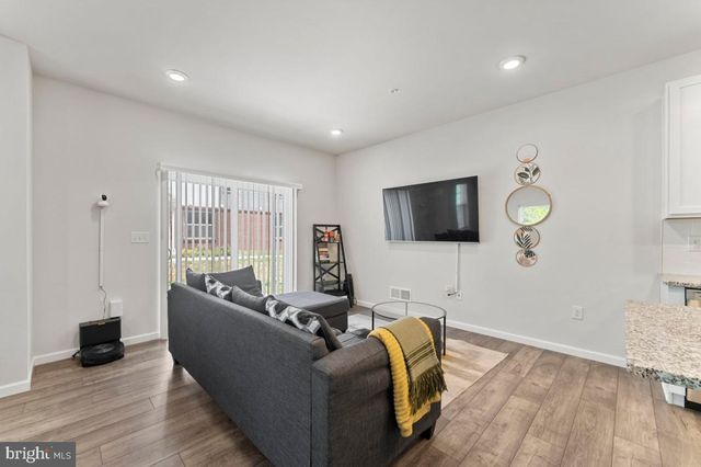 230 HONEY LN, Norristown, PA 19401