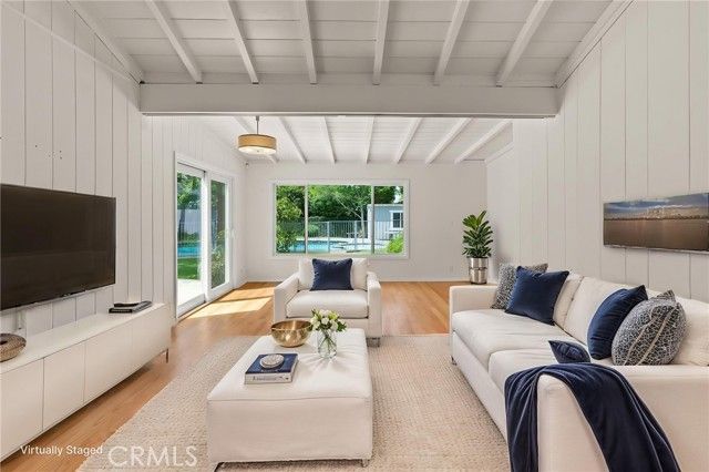 5857 Nagle, Sherman Oaks, CA 91401