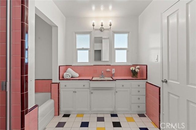 5857 Nagle, Sherman Oaks, CA 91401