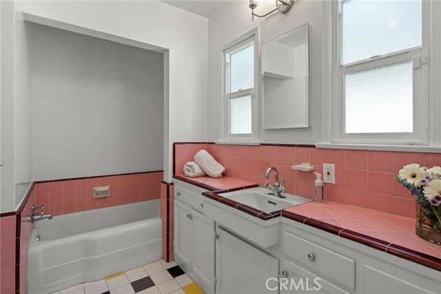 5857 Nagle, Sherman Oaks, CA 91401