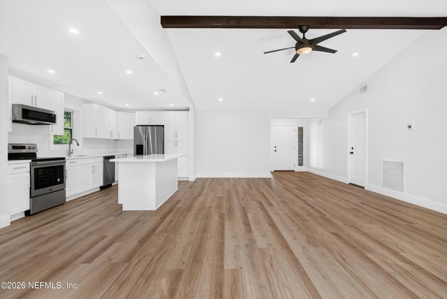 8453 BOYSENBERRY Lane W, Jacksonville, FL 32244