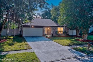 8453 BOYSENBERRY Lane W, Jacksonville, FL 32244