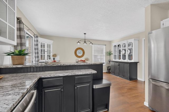 6908 Lamar Avenue NW, Albuquerque, NM 87120