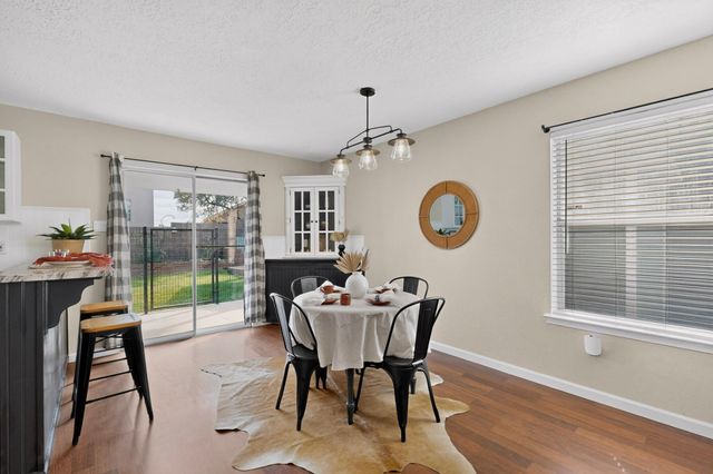 6908 Lamar Avenue NW, Albuquerque, NM 87120