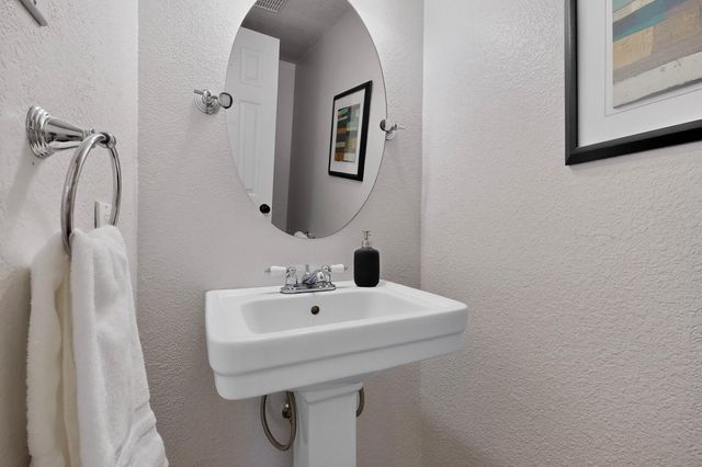 6908 Lamar Avenue NW, Albuquerque, NM 87120