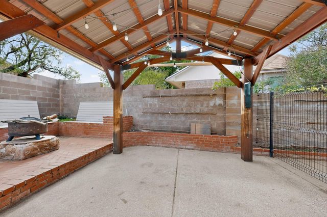 6908 Lamar Avenue NW, Albuquerque, NM 87120