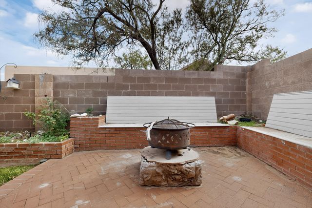 6908 Lamar Avenue NW, Albuquerque, NM 87120