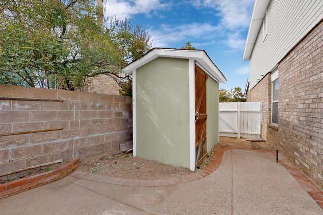 6908 Lamar Avenue NW, Albuquerque, NM 87120