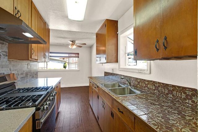 141 Pecks Lane, South San Francisco, CA 94080
