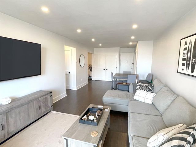 650 Shore Road 2N 3rd flr, Long Beach, NY 11561