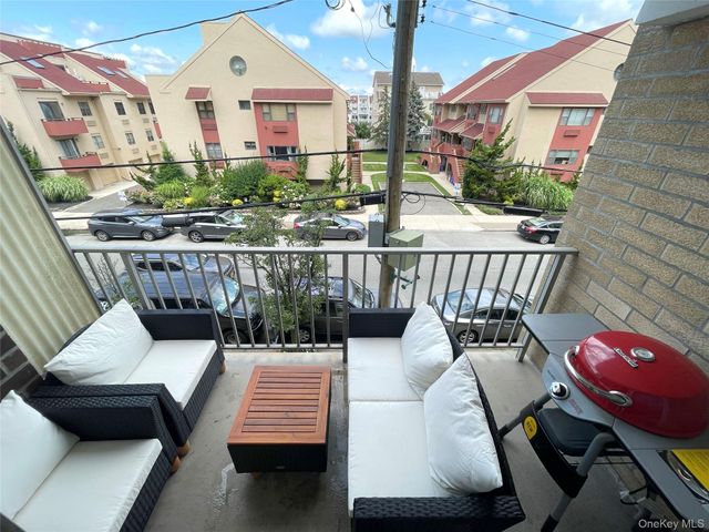 650 Shore Road 2N 3rd flr, Long Beach, NY 11561