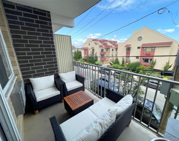 650 Shore Road 2N 3rd flr, Long Beach, NY 11561