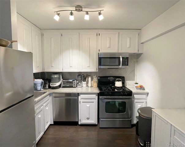 650 Shore Road 2N 3rd flr, Long Beach, NY 11561