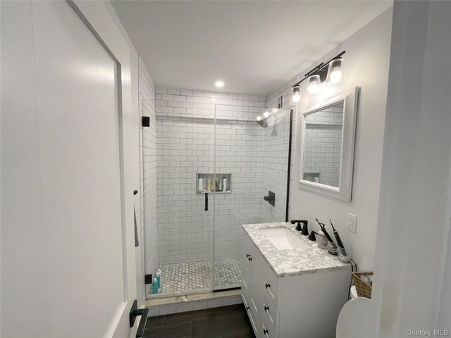 650 Shore Road 2N 3rd flr, Long Beach, NY 11561