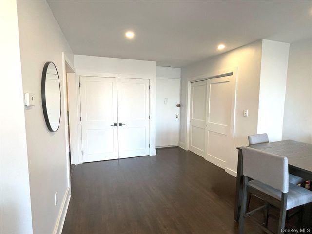 650 Shore Road 2N 3rd flr, Long Beach, NY 11561