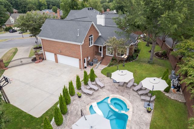 103 Hidden Way Ct, Hendersonville, TN 37075
