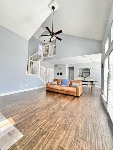 213 Cimarron Trail 1, Irving, TX 75063