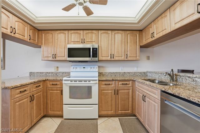 11118 Gulf Shore DR A803, Naples, FL 34108