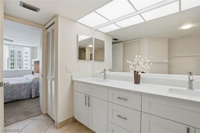 11118 Gulf Shore DR A803, Naples, FL 34108