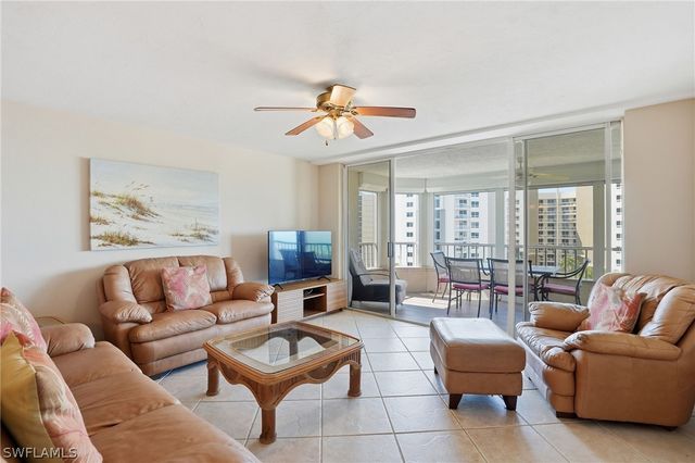 11118 Gulf Shore DR A803, Naples, FL 34108