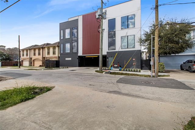 5614 Larkin B, Houston, TX 77007