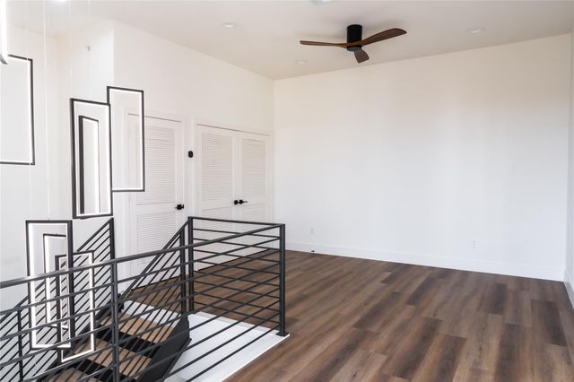 5614 Larkin B, Houston, TX 77007