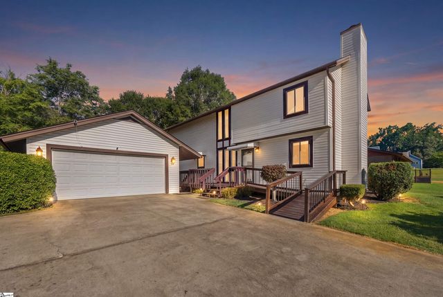 1105 Charter Oak Drive, Taylors, SC 29687