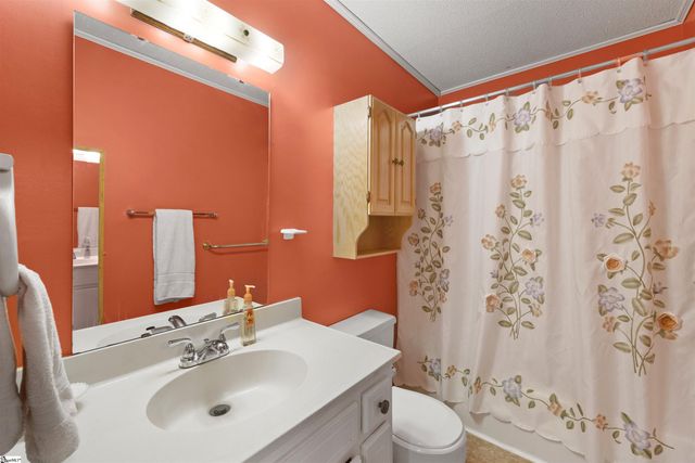 1105 Charter Oak Drive, Taylors, SC 29687