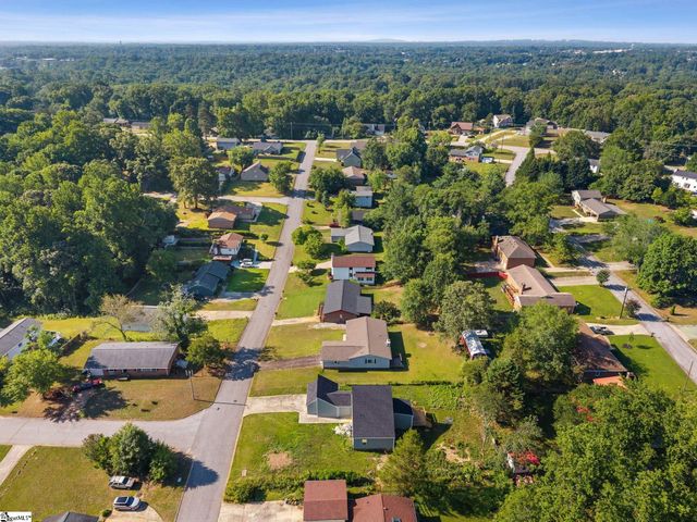 1105 Charter Oak Drive, Taylors, SC 29687