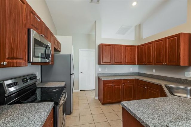 3201 42nd ST SW, Lehigh Acres, FL 33976