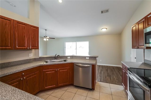 3201 42nd ST SW, Lehigh Acres, FL 33976