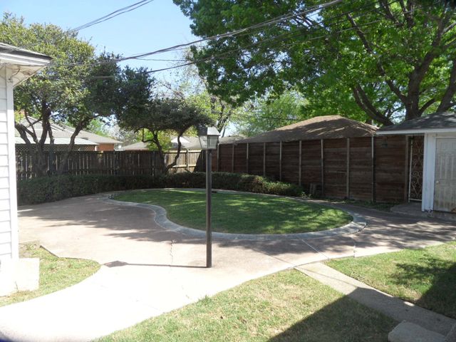 10643 Lakemere Drive, Dallas, TX 75238