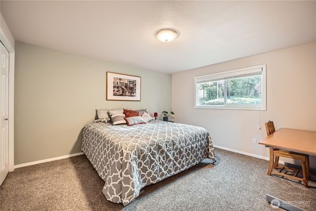 12418 Clear Lake North Road E, Eatonville, WA 98328