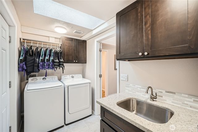 12418 Clear Lake North Road E, Eatonville, WA 98328