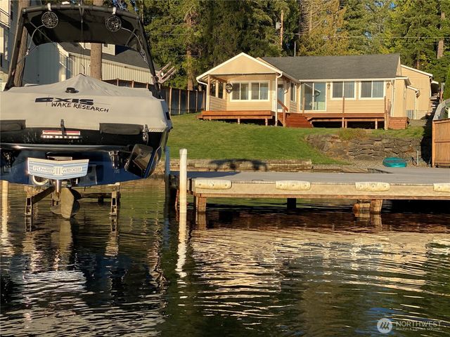 12418 Clear Lake North Road E, Eatonville, WA 98328