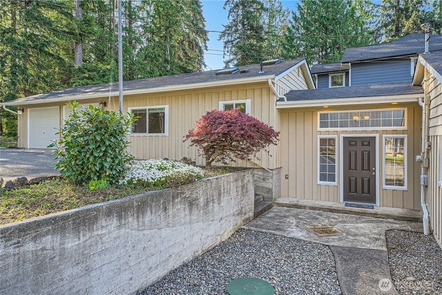 12418 Clear Lake North Road E, Eatonville, WA 98328