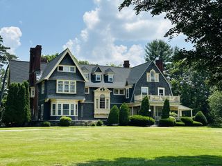 22 Hidden Rd 1, Andover, MA 01810