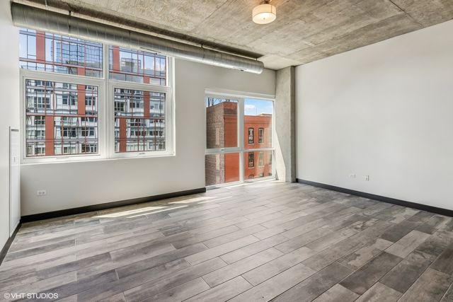 171 N Aberdeen Street 913, Chicago, IL 60607